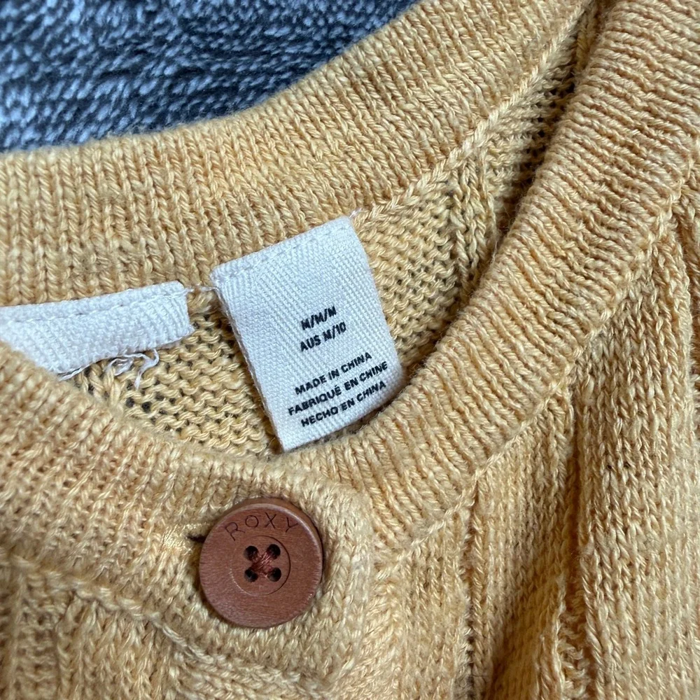 Roxy Tank Top Lot of 2 Ribbed Knit Button Front Medium Navy Blue Mustard Yellow